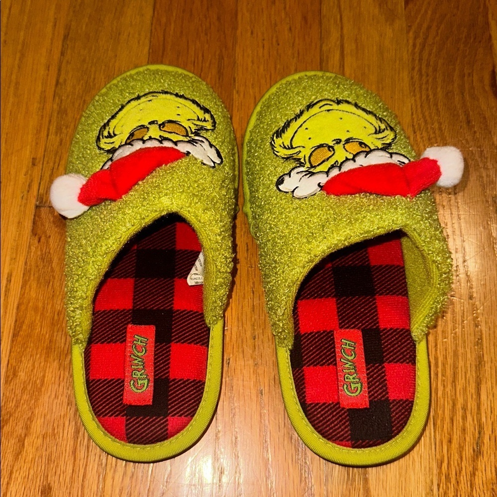 Kids Grinch Slippers - Picture 2 of 5